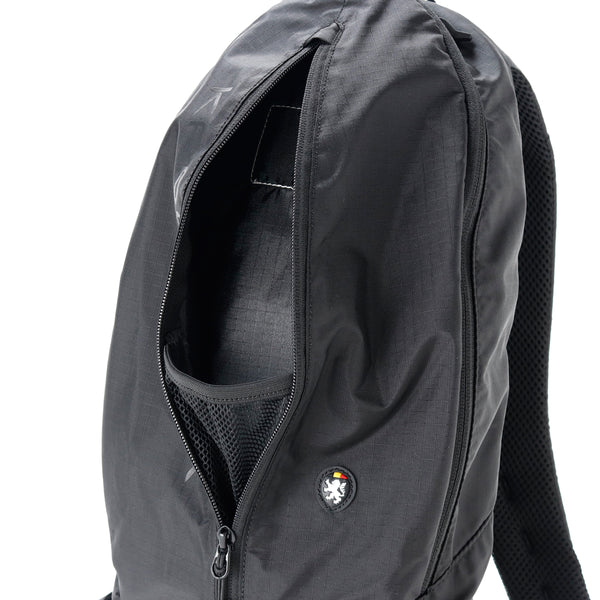 ライトスリムバックパック　9L　V2