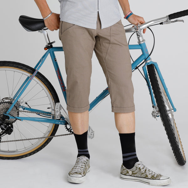 Cotton blend cropped pants with belt hem