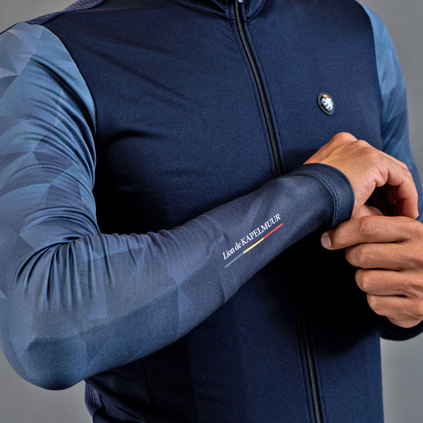 light warm jersey fragment